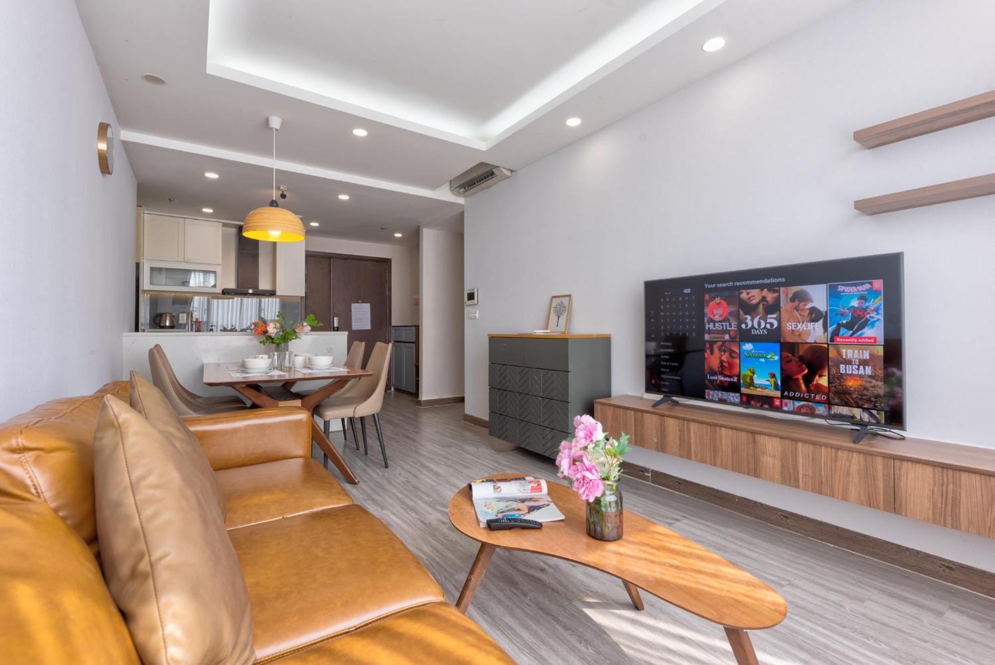 Saigon - Free Walk Experience, Amazing Infinity Pool & Free 4g Sim Card For 3 Nights Apartment *